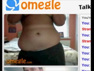 Black lassie In White Shirt vids It All On Omegle